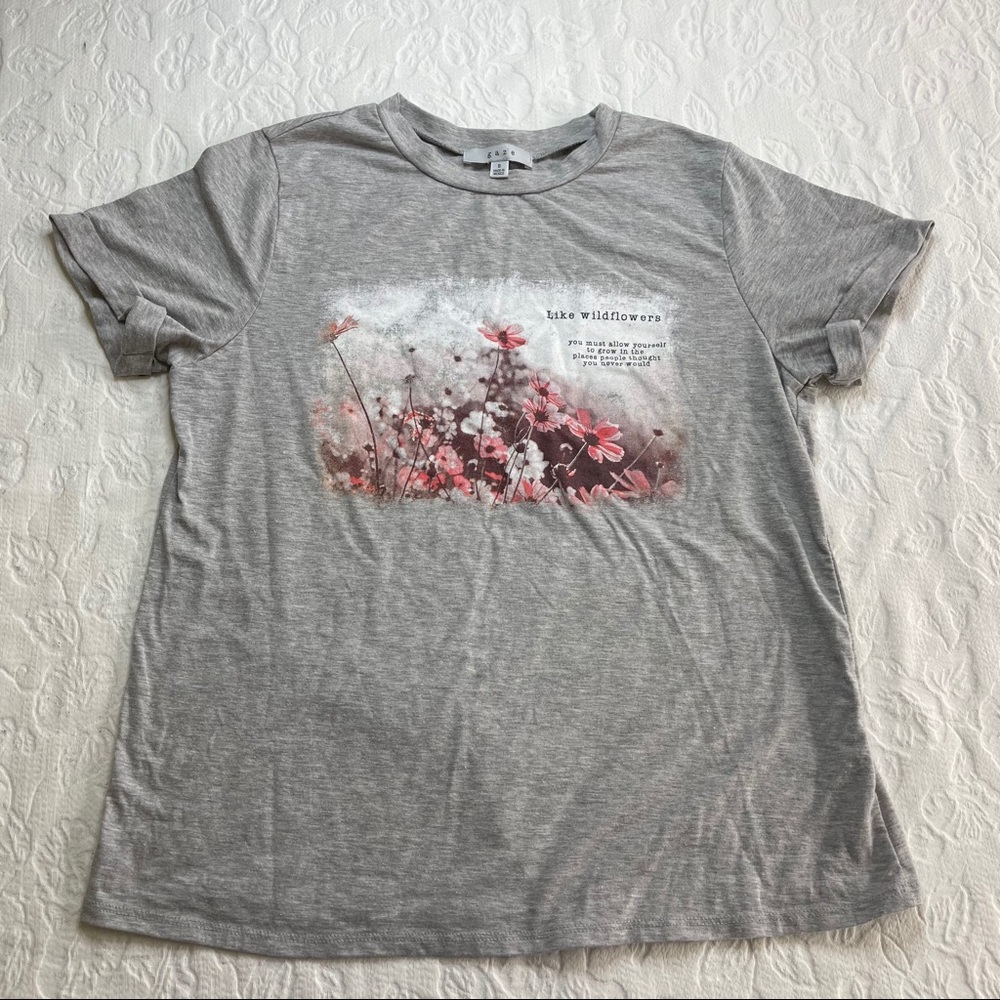 Gaze Women Graphic Wildflowers Short Sleeve Top